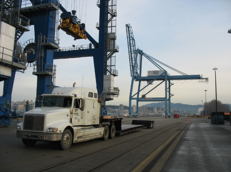 double drop trombone - Ludeman Trucking at Port of Vancouver