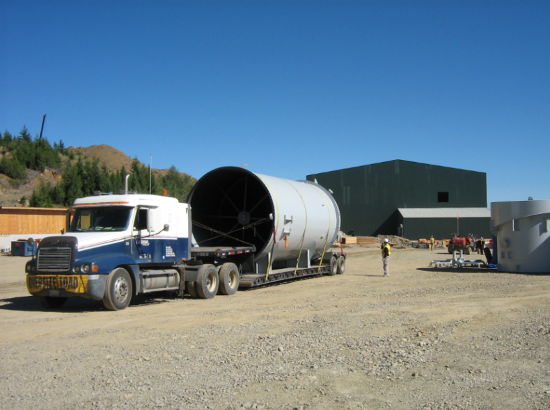 Over dimensional tank delivery to mine - Ludeman Trucking